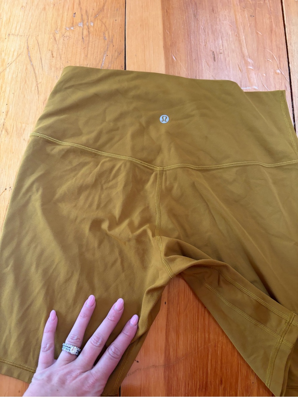 Lululemon Wunder Train High-Rise Short 6" size 10 Gold Spice - Picture 5 of 6